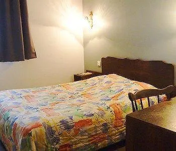 P'tit Dej-hotel Ferrand Centre Отель 2*