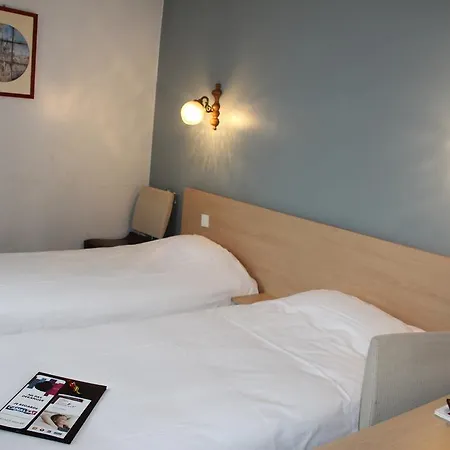 Отель P'tit Dej-hotel Ferrand Centre