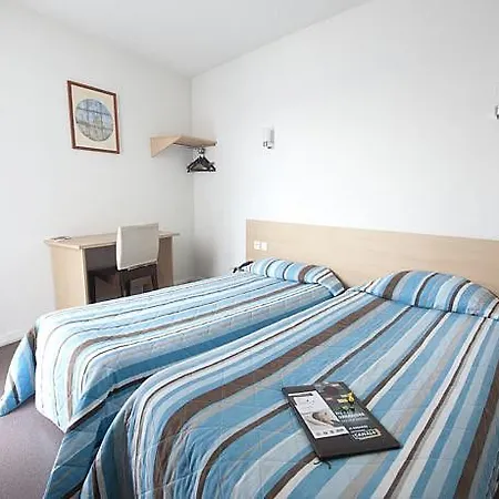 Отель P'tit Dej-hotel Ferrand Centre