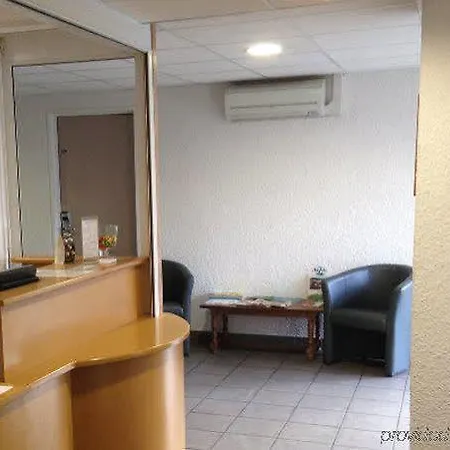 P'tit Dej-hotel Ferrand Centre 2* Клермон-Ферран