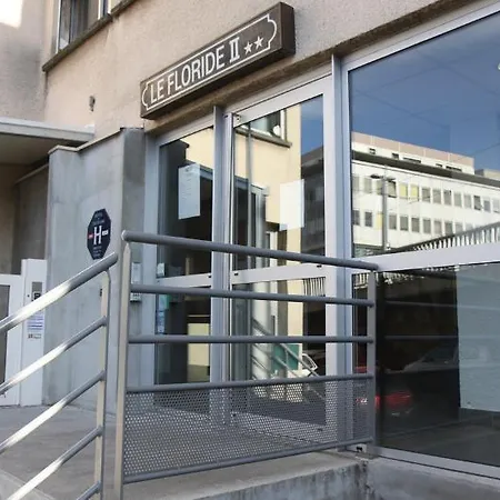 Отель P'tit Dej-hotel Ferrand Centre 2*